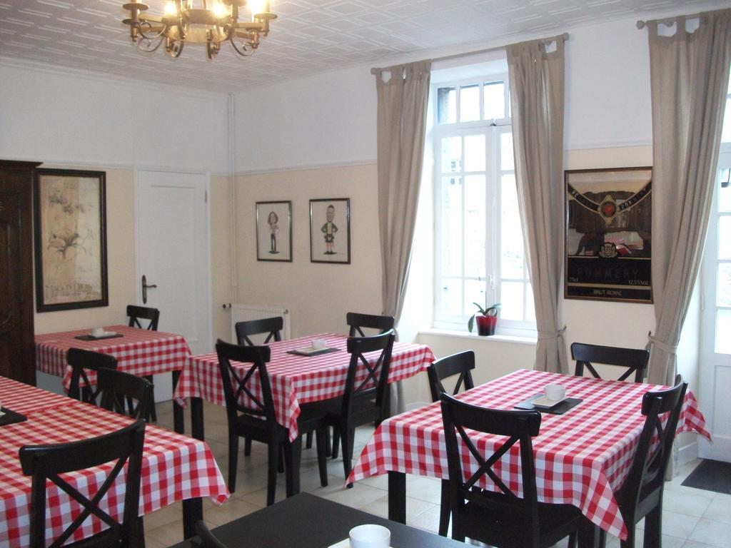 Au Bon Accueil Bed & Breakfast Saint-Marcan Rom bilde