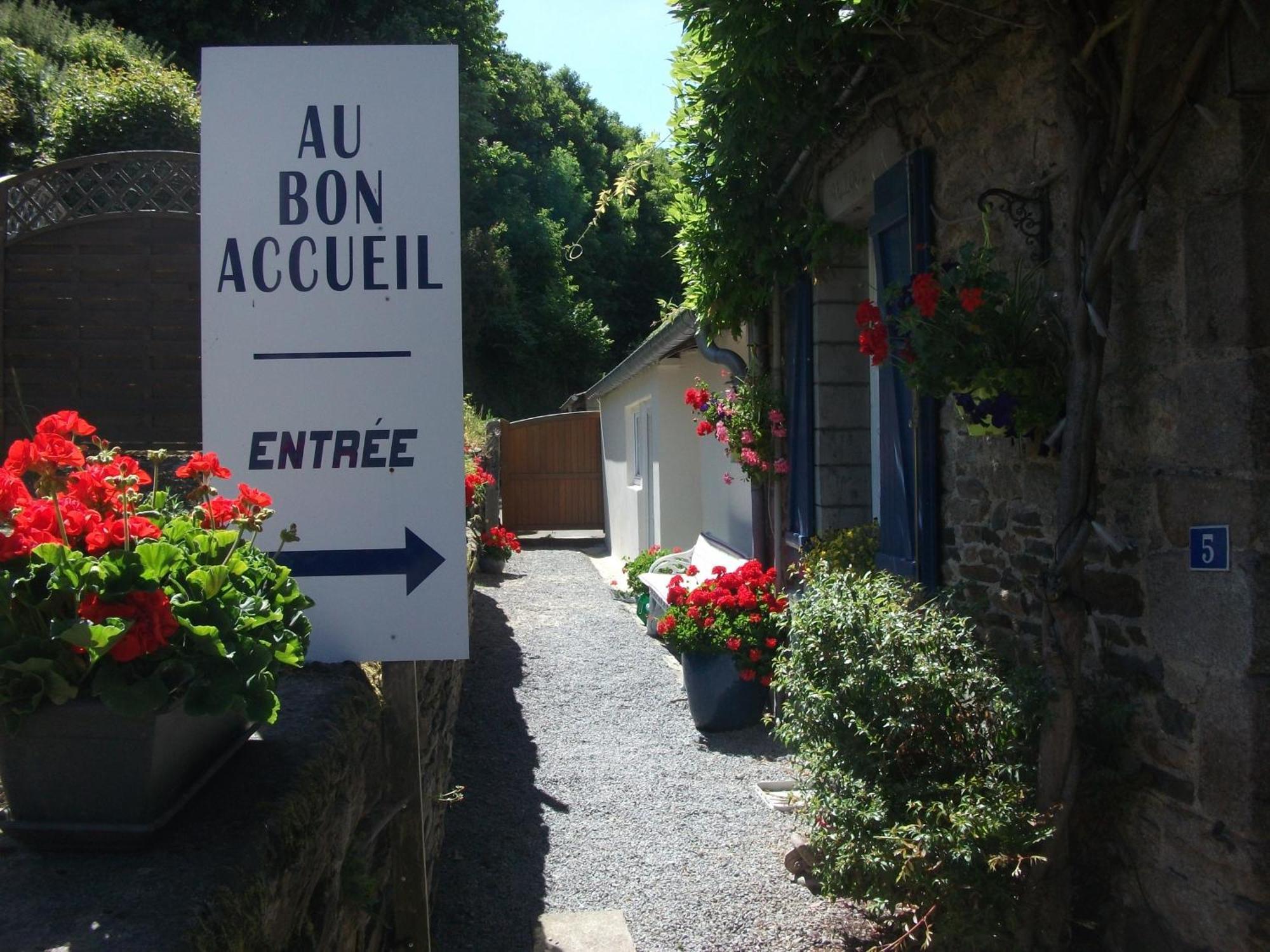 Au Bon Accueil Bed & Breakfast Saint-Marcan Eksteriør bilde